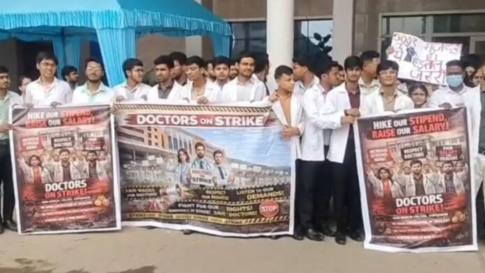 Jamshedpur MGMCH junior doctors strike Jamshedpur MGMCH junior doctors strike