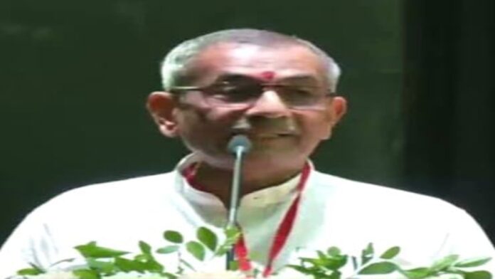 Vinayakrao Deshpande during VHP organizational meeting and Jharkhand visit in Ranchi