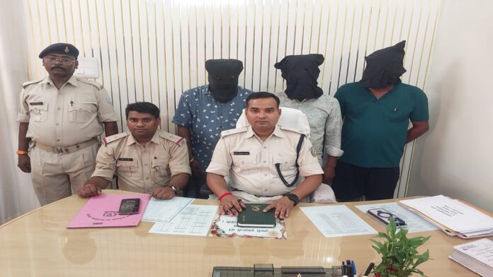 Ramgarh Police team during raid operation arresting wanted criminals in Jharkhand