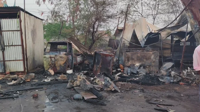 Fire broke out in three shops near Haidernagar bus stand in Palamu causing heavy property loss