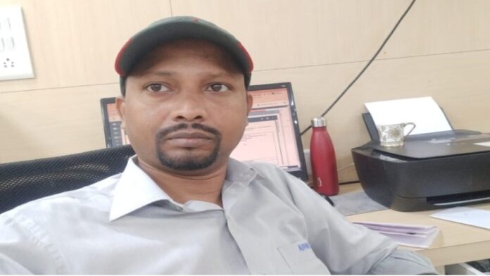 Police investigating suspicious death scene in Golmuri Jamshedpur near Madan Chakkki