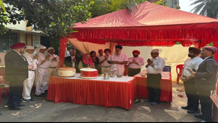 Guru Arjan Dev Ji Chhabeel Event Jamshedpur Chhabeel distribution of cold sharbat in court campus Jamshedpur on Guru Arjan Dev Ji martyrdom day