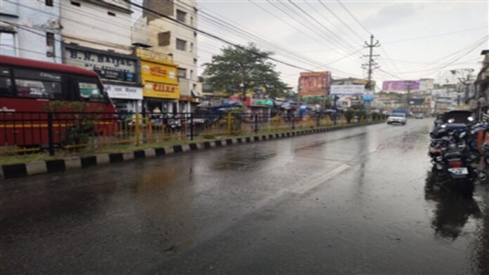 Dark monsoon clouds over Jharkhand as IMD issues an orange alert for heavy rain and thunderstorms.