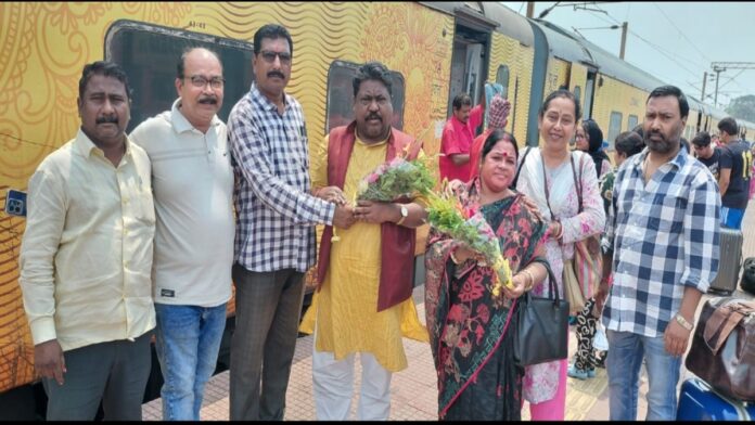 Dulal Bhuiyan Tatanagar station welcome Delhi visit supporters Jharkhand political news