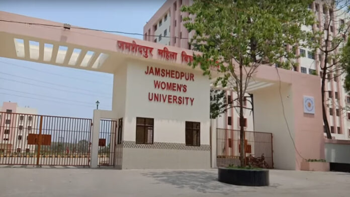 Students at Jamshedpur Women University discussing internship registration fee controversy