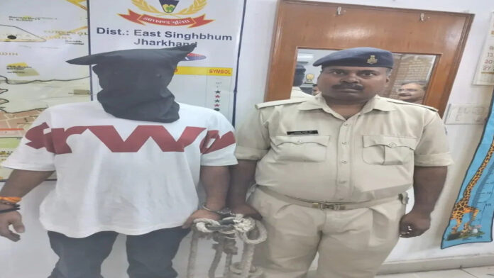 कन्हैया यादव हत्याकांड में एक और आरोपी गिरफ्तार कन्हैया यादव हत्याकांड मामले में गिरफ्तार आरोपी को लेकर जाती पुलिस